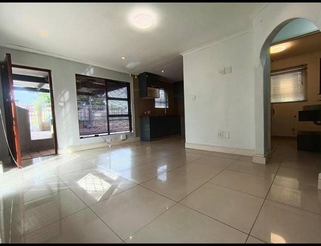 2 BEDROOM HOUSE FOR SALE IN PROTEA VILLAGE